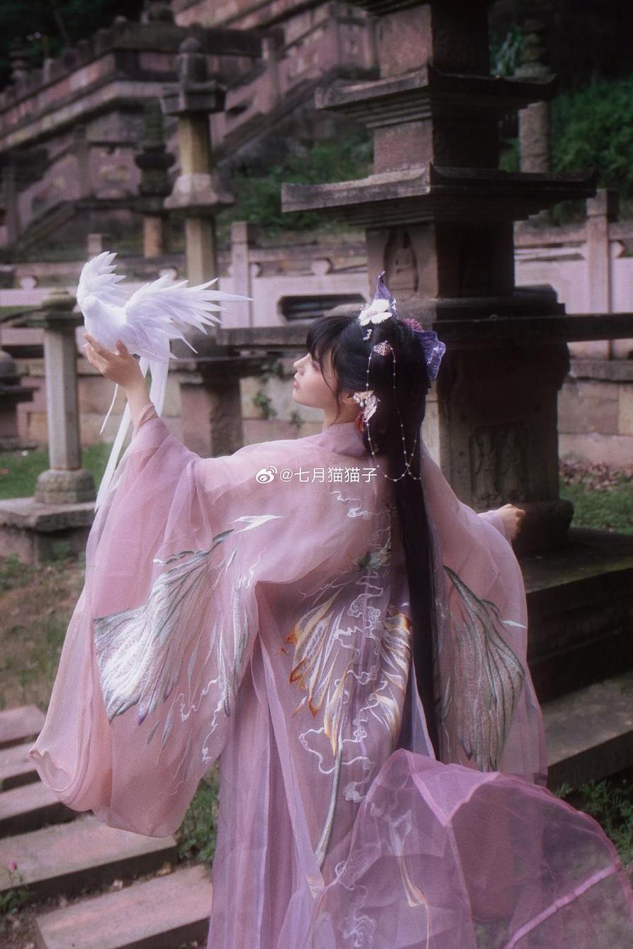 2025 萬聖節妝容怎麼畫？5 款簡單萬聖節濾鏡與特效妝容App，AI 一鍵分析造型推薦, image size:893x1338