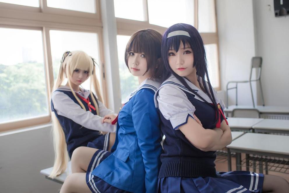 白金sakiJK图：唯美照片展现的cosplay美学。